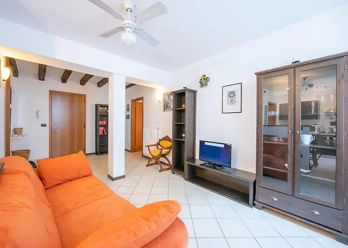 Casa Azzurra 150Mt From Lake - Happy Rentals